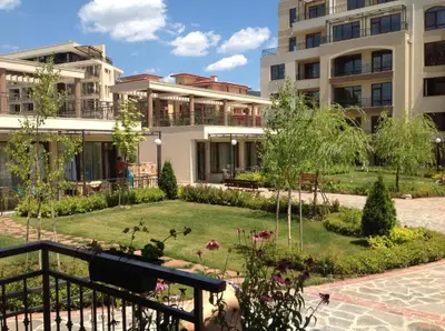 a park in the middle of a city with buildings at Studio Sorrento Sole Mare-Bastet BS in Sveti Vlas