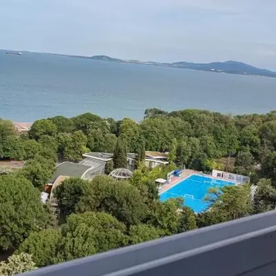 SEA VIEW FLORA