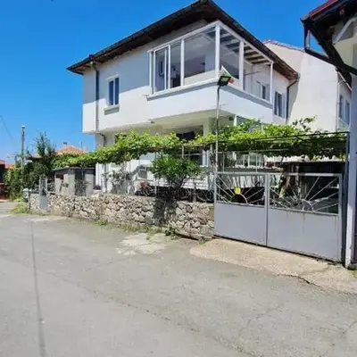 S Apartment