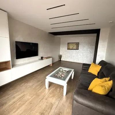 Apartment 122