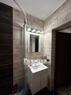 a bathroom with a sink and a shower at Aparthotel Rutland bay in Ravda