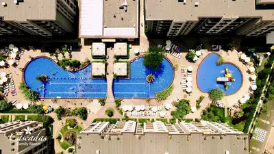 an overhead view of a pool in a resort at Студио Каскадас К34 in Sunny Beach