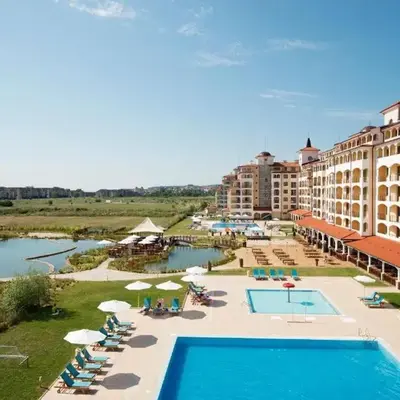 One-room boutique at Sunrise All Suites