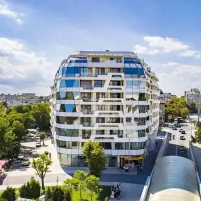 *HOT* Main Square Brand New Luxury Apartment