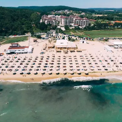 an aerial view of a beach with a lot of cars at Infinity view 2 Shkorpilovci in Shkorpilovtsi