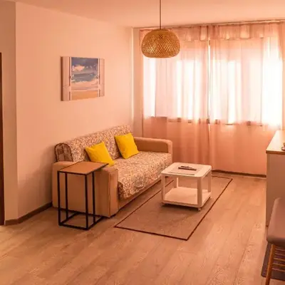 Cozy 1-bedroom apartment 5 min from the beach