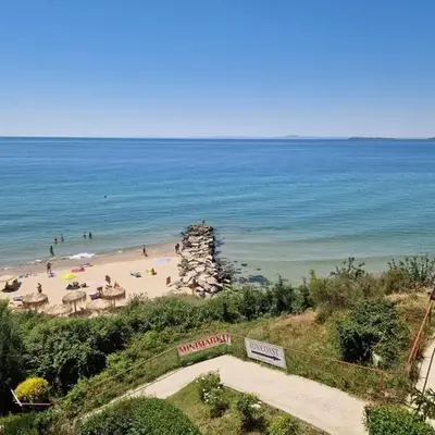 Stunning Beach View Apartment