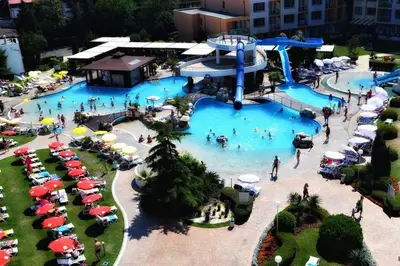 an overhead view of a swimming pool at a resort at Trakia Plaza Apartments in Sunny Beach