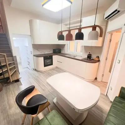 New Yorker 2 bedroom apartment