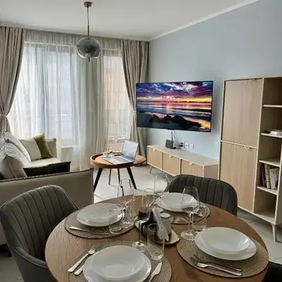 Apartment Summer Vibes