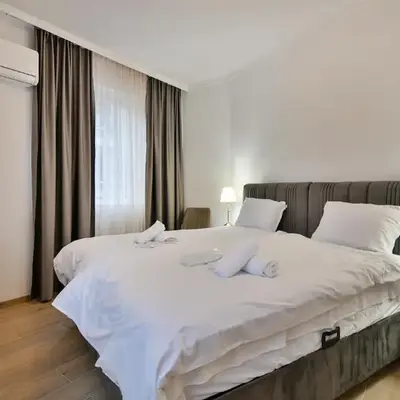 City center 2BR next to Sea