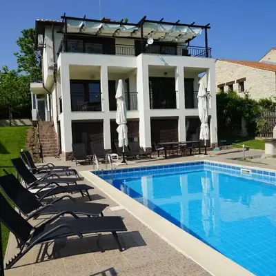 Six bedroom luxury villa with private pool in quiet residential area near beaches