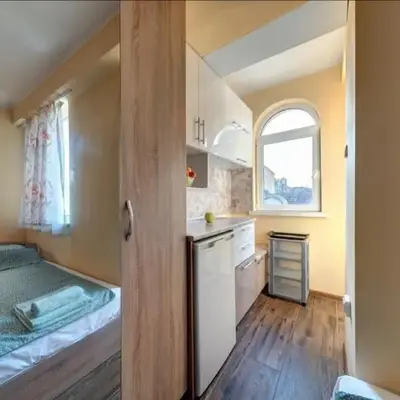 Funny-Gunny Room to The Sea Garden