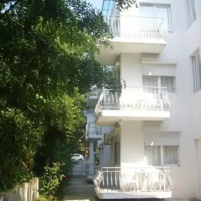 Lurd Family Hotel