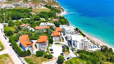 an aerial view of a resort next to the ocean at Бяла Виста Клиф - Byala Vista Cliff in Byala