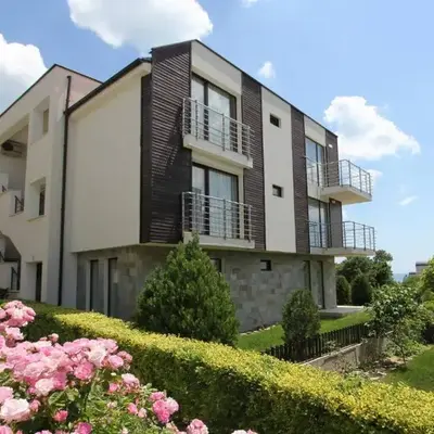 Seaside Garden Apartment with 2 BR for up to 5 pax