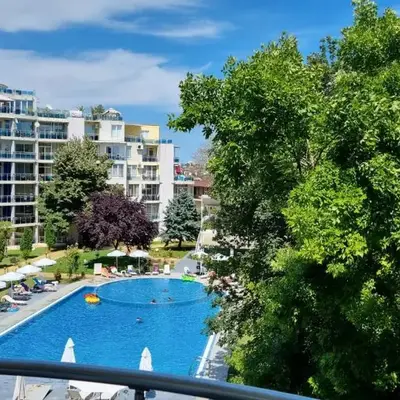 Oasis deluxe apartment by the sea